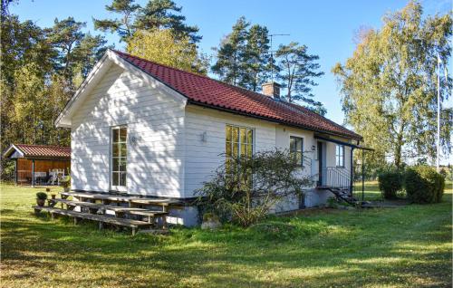 Lovely Home In Simrishamn With Kitchen