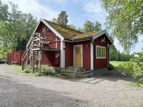 Historic wilderness cabin near Tystberga